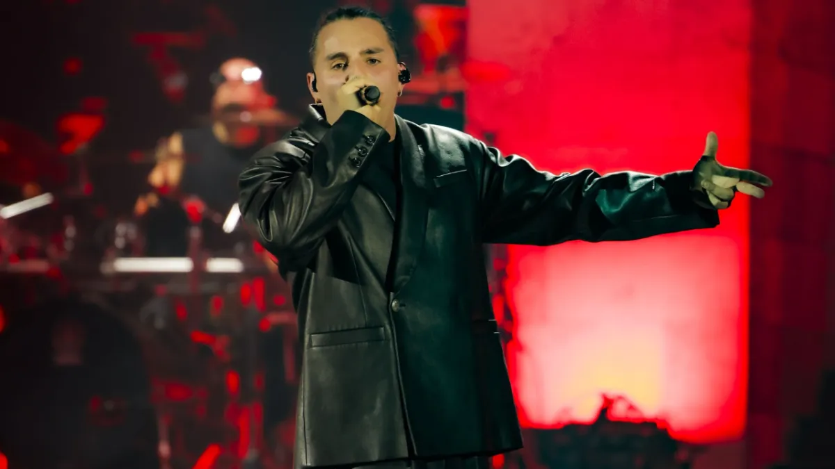 Ernia, le date del tour estivo 2026: biglietti e scaletta di “Solo per amore”