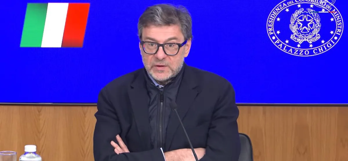 Arriva la proroga dello sconto sulle accise, ecco fino a quando. La preoccupazione di Giorgetti: "C'è urgenza. Se la guerra continua..."