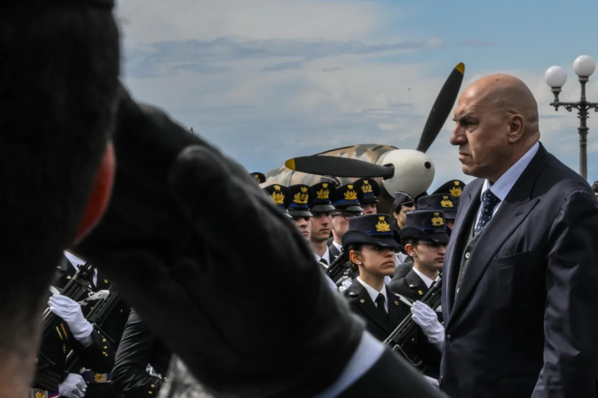 "Il rischio di questo conflitto è la follia", l'analisi realistica di Crosetto sulla crisi in Iran: cosa rischiamo davvero?