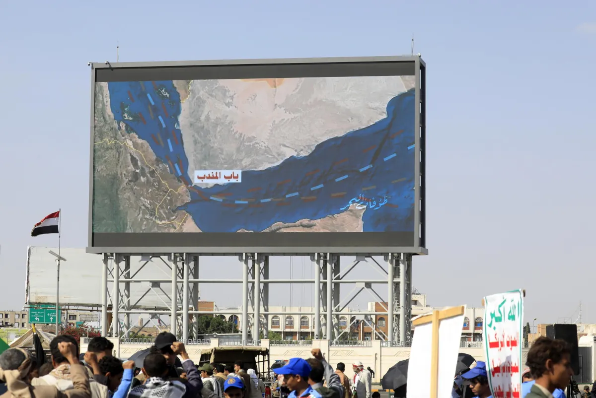 Iran minaccia la chiusura di Bab al-Mandeb: dove si trova e quali sarebbero le conseguenze sul commercio globale