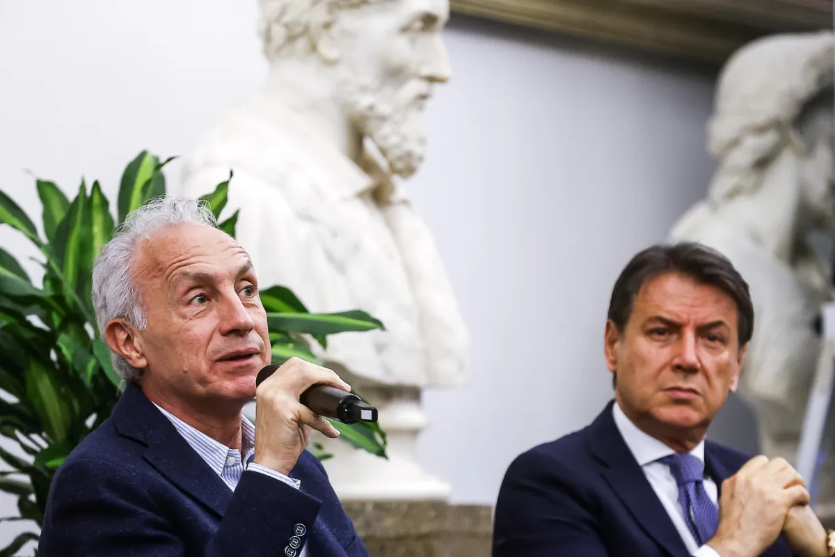 Travaglio martirizza il Pd: "Voleva le primarie, ma visto che le vince Conte ora non le vuole più"