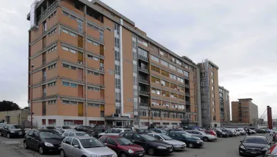 Bari, muore incinta di due gemelli a 43 anni: il dramma dell'insegnante Graziella Nannavecchia 