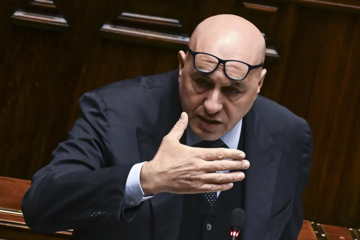 Guerra e utilizzo delle basi Usa in Italia: cosa ha ammesso Crosetto in Parlamento