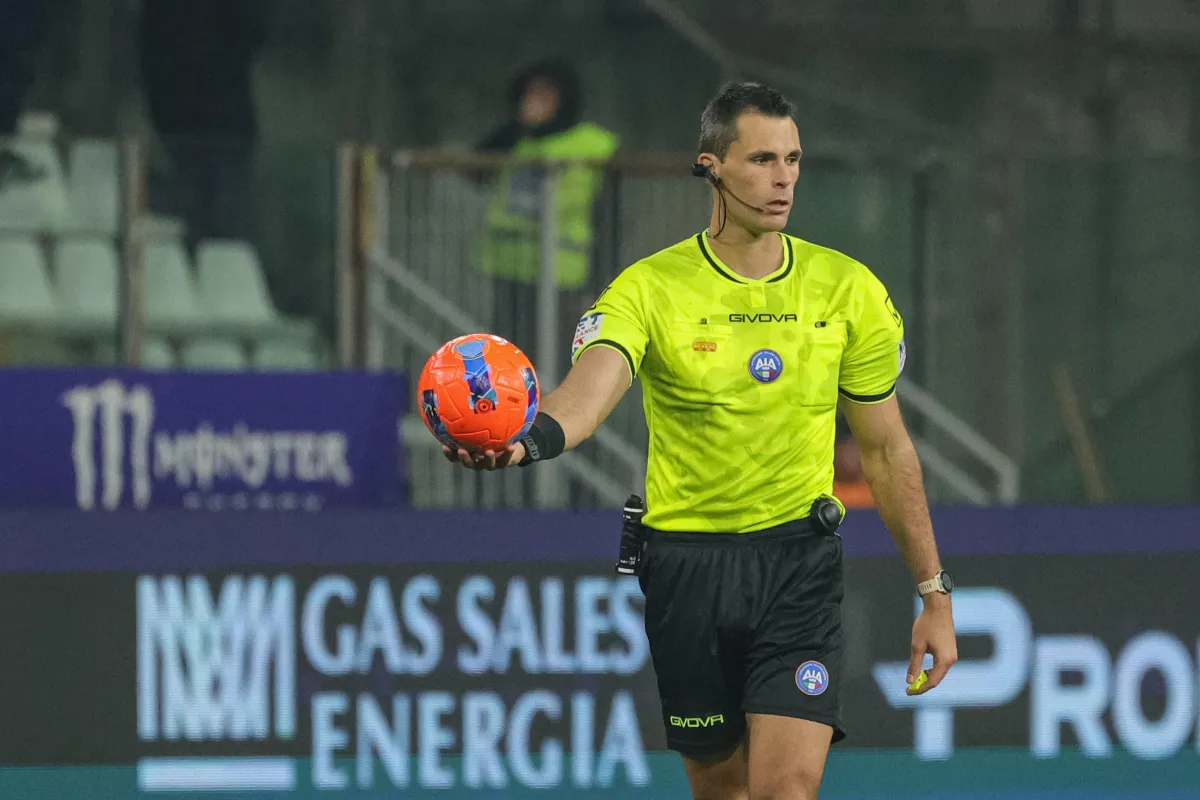 Milan – Udinese: arbitra Marchetti a San Siro, precedenti e numeri del direttore di gara
