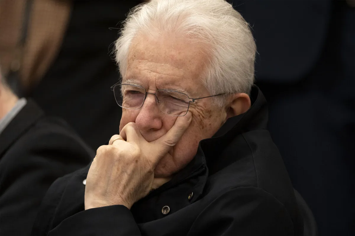 Monti perde la pazienza: "Trump fascista, Meloni avrebbe dovuto farlo ragionare"