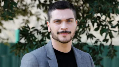 Alessio Lapice, origini e fidanzata: chi è l’attore di “Roberta Valente - Notaio in Sorrento”