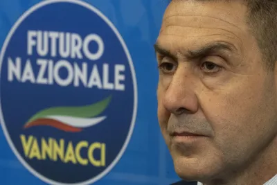 Perché a Firenze è scoppiata una polemica per il David di Michelangelo e il partito di Vannacci