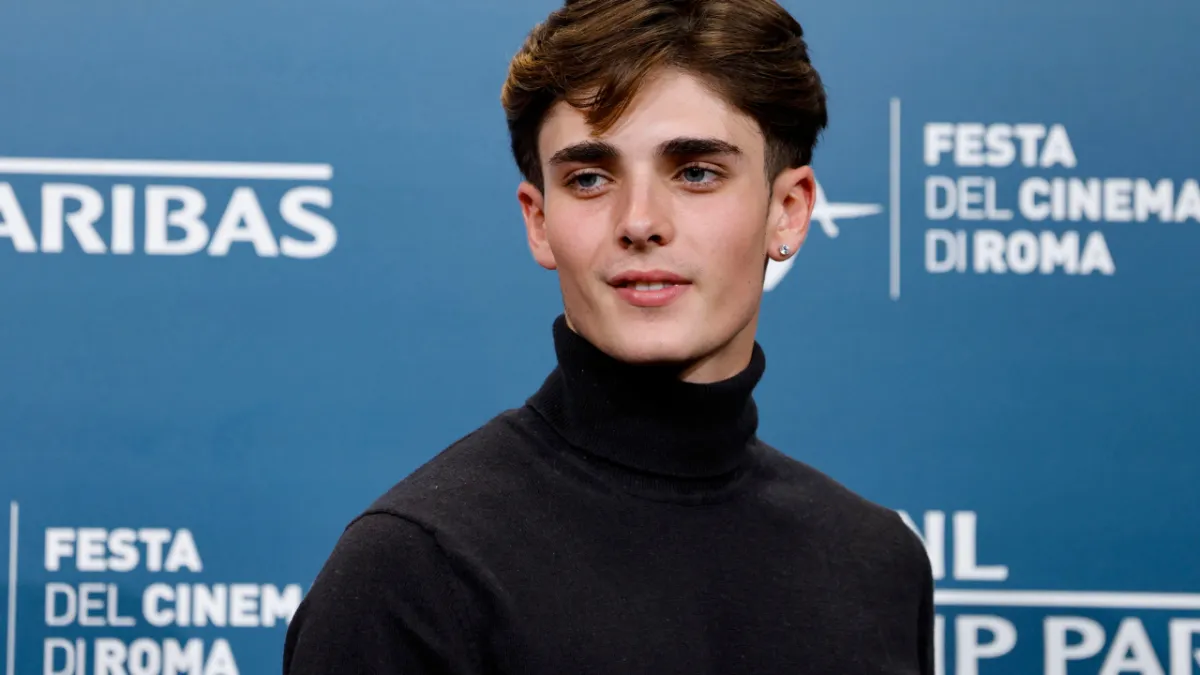 Andrea Arru, origini e fidanzata: chi è Olmo, la new entry dei “Cesaroni”