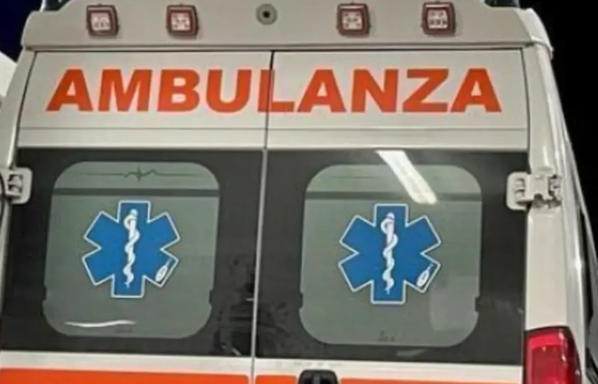 Doppia tragedia in Puglia per il forte vento: morti una 12enne e un operaio colpito da un palo