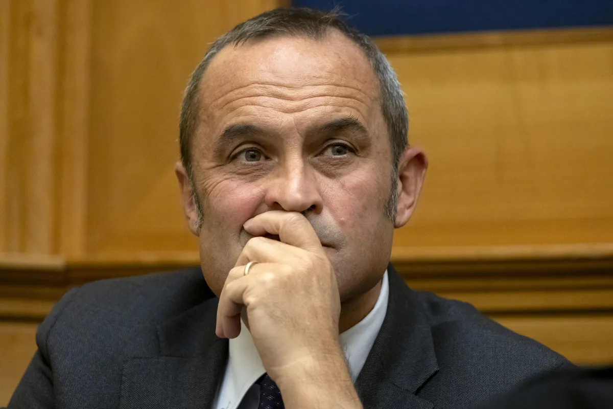 Chi è Enrico Costa, l'uomo che domani dovrebbe segnare la svolta in Forza Italia