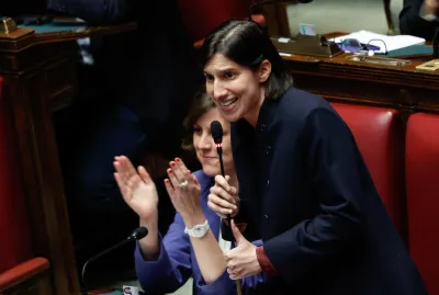 "Siamo avversari nell'Aula, ma..." Il sorprendente intervento di Schlein dopo l'attacco di Trump a Meloni