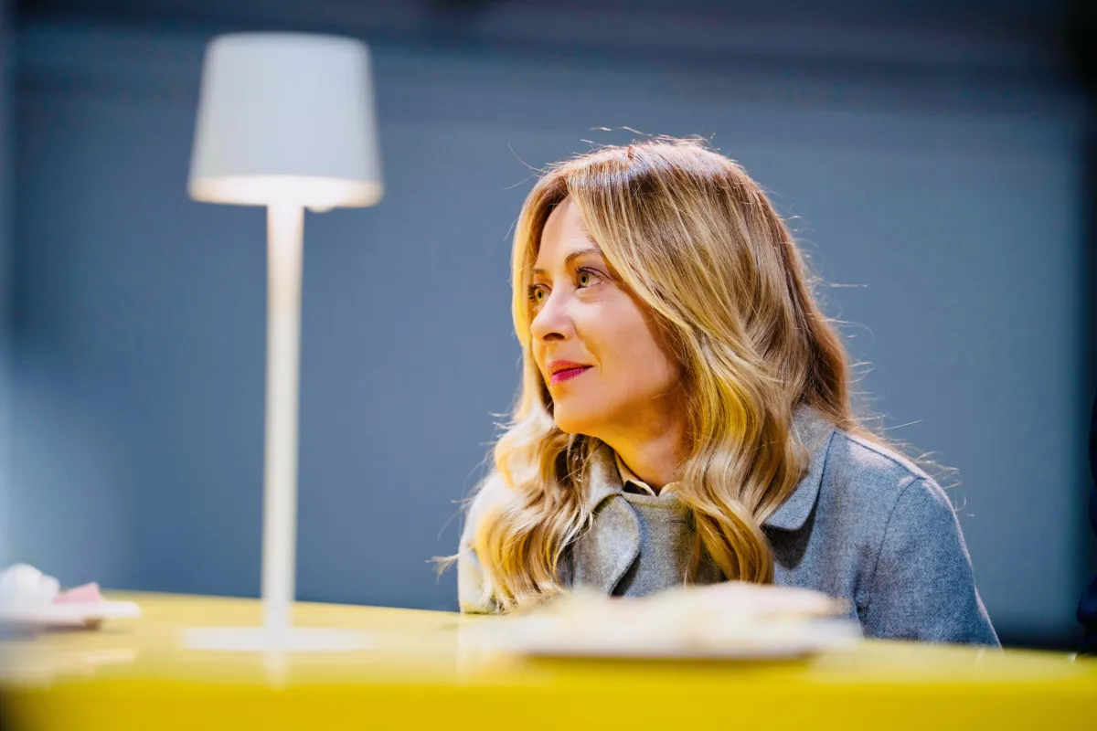 Travaglio e la bacchettata di Trump a Meloni: "La premier doveva pensarci prima"