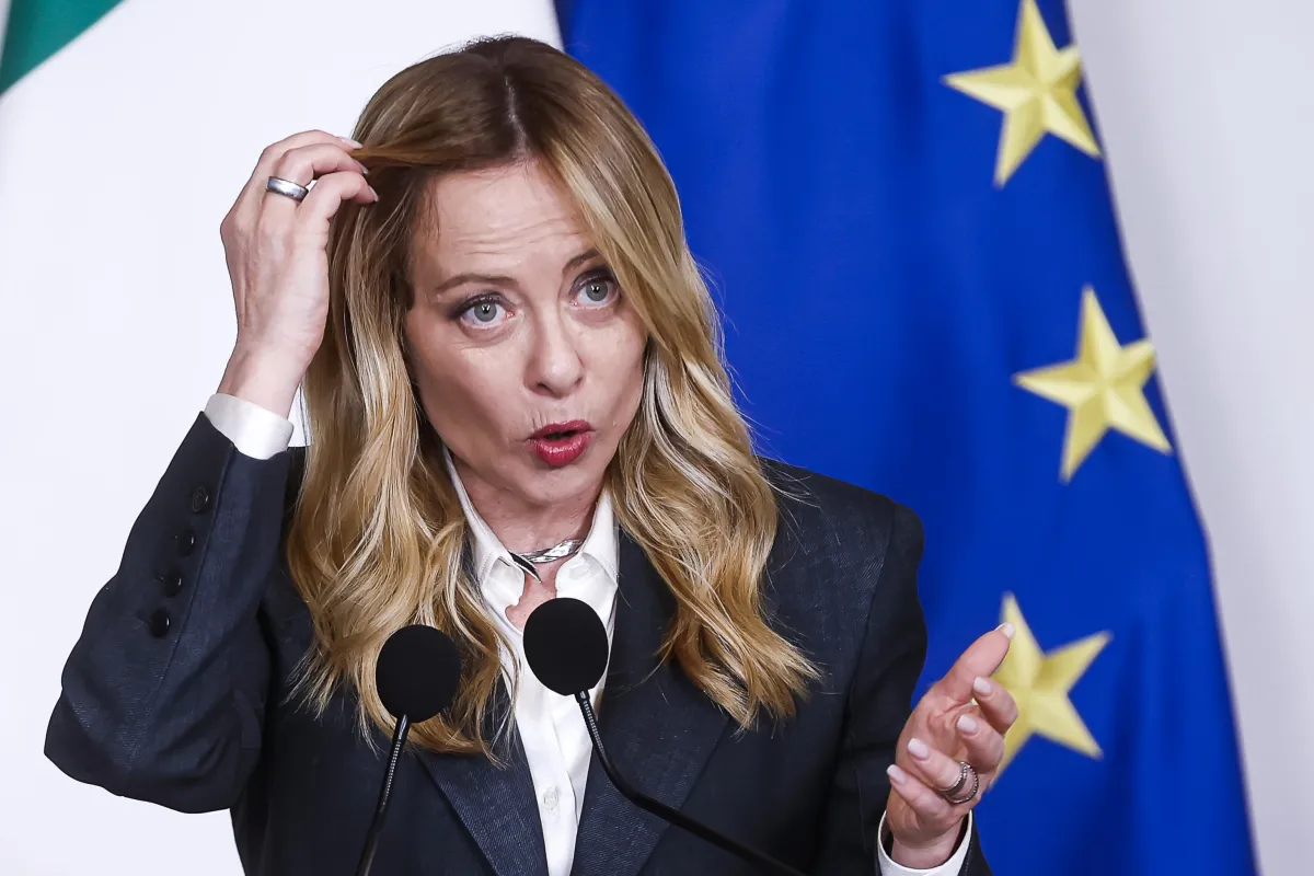 Governo, il grande risiko delle nomine: Giorgia Meloni rinvia il CdM e il puzzle dei sottosegretari si complica