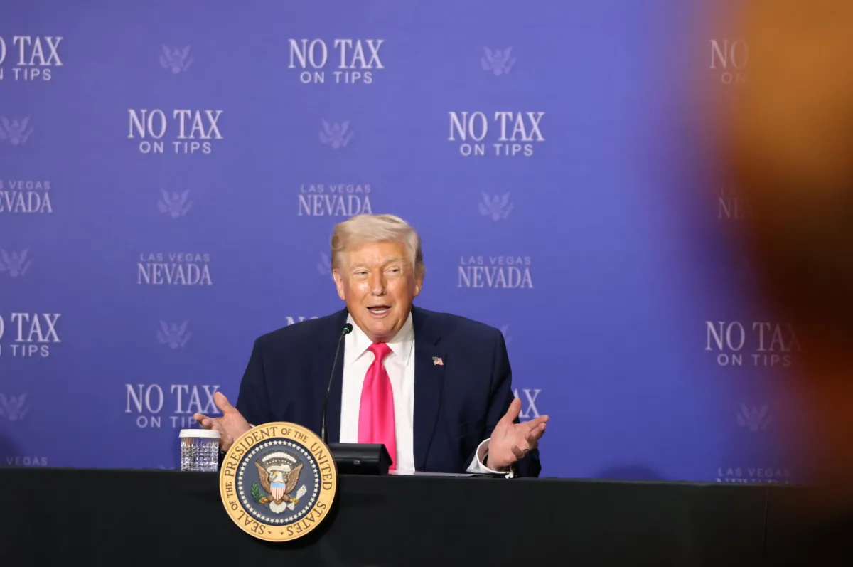 Trump definisce la guerra contro l’Iran “una piccola deviazione” e celebra l’economia americana