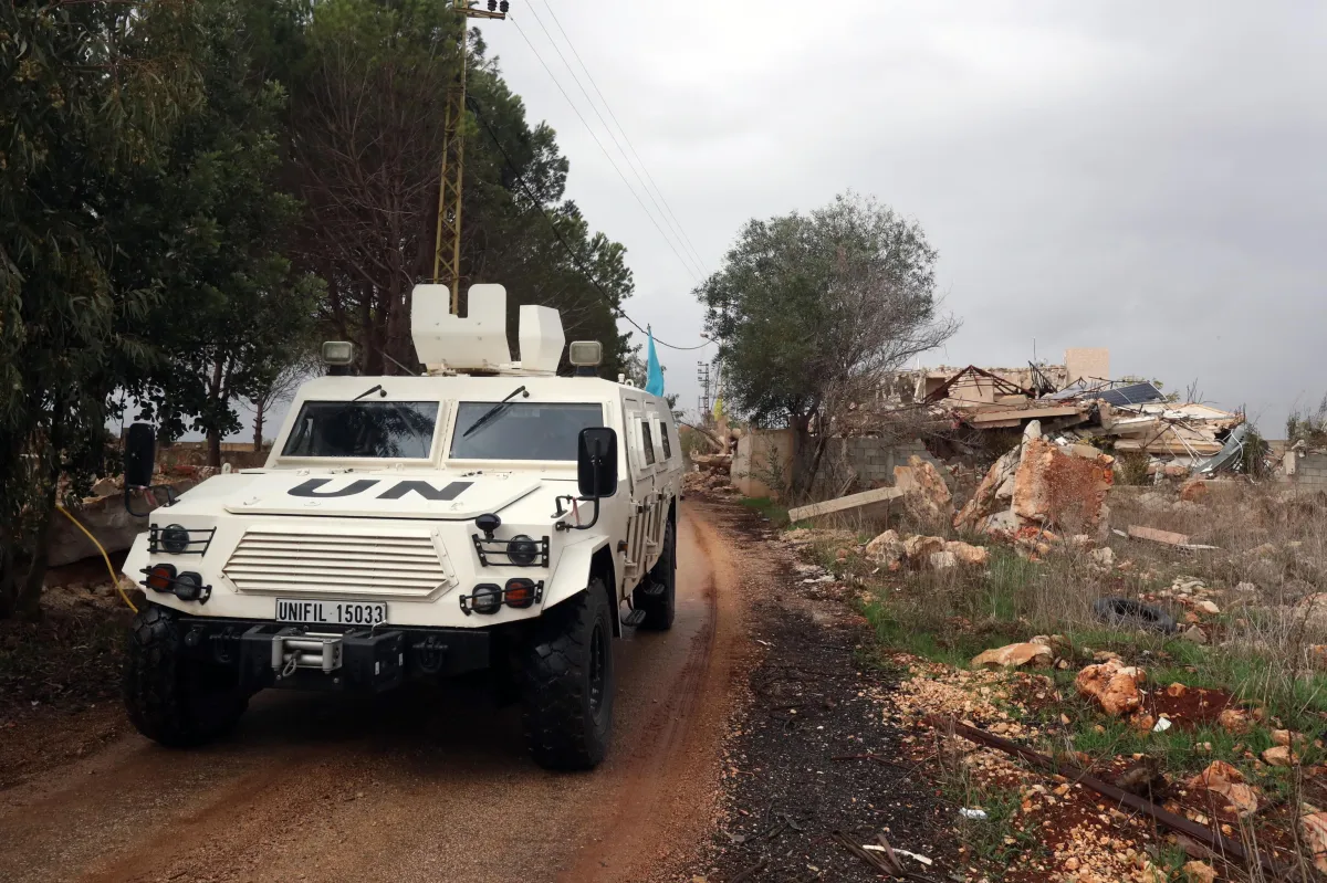 Libano, ucciso un soldato francese dell'UNIFIL e tre feriti: l’annuncio di Macron