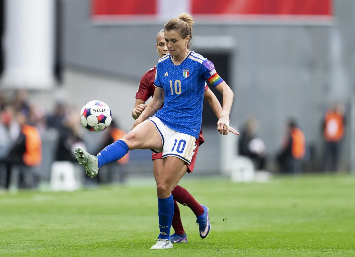 Italia femminile, pari con la Danimarca e primo posto ancora possibile: cosa serve alle Azzurre per qualificarsi ai Mondiali 2027