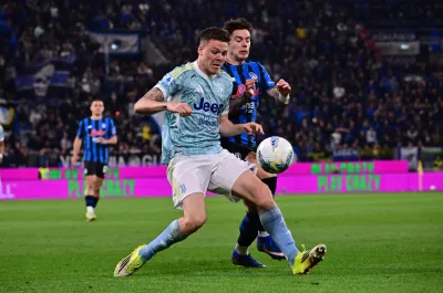 Infortunio Holm con il Bologna: quando torna l'esterno della Juve?