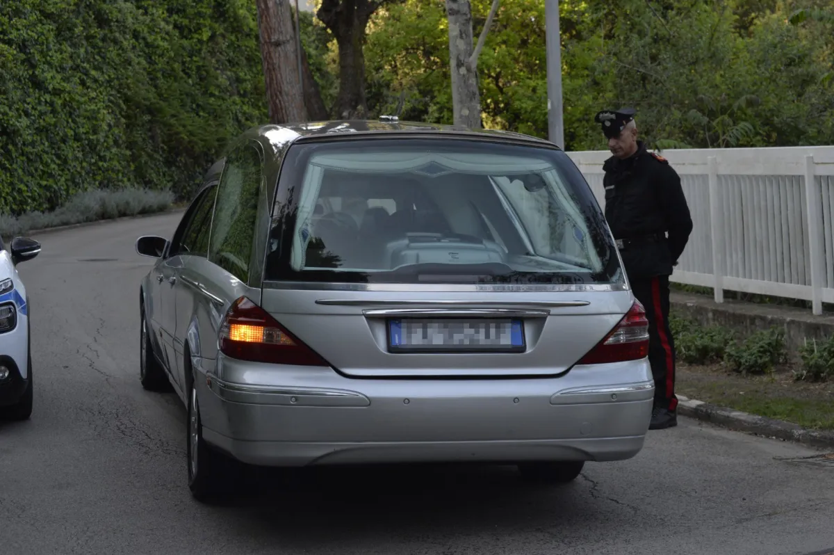 Bambino morto in piscina a Suio Terme, attesa per gli accertamenti tecnici: a che punto sono le indagini