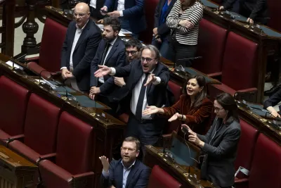 Bella Ciao e Inno di Mameli, chi ha cantato e chi è rimasto seduto oggi a Montecitorio?