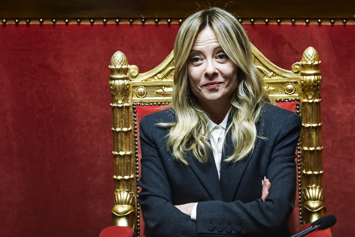 Fratelli d’Italia torna a volare nei sondaggi: distanza record dal Pd. Già svanito l'effetto referendum? 