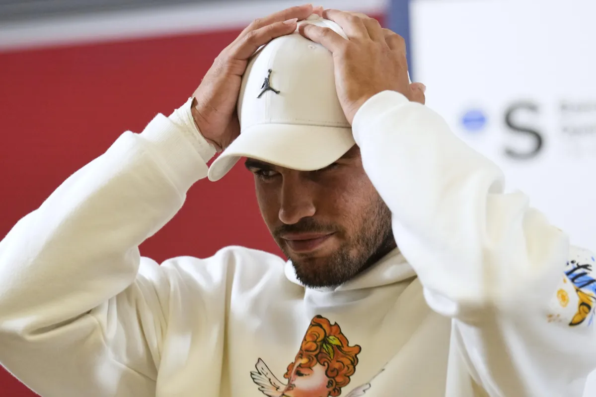 Carlos Alcaraz salta gli Internazionali di Roma: l’annuncio via social preoccupa il tennis mondiale