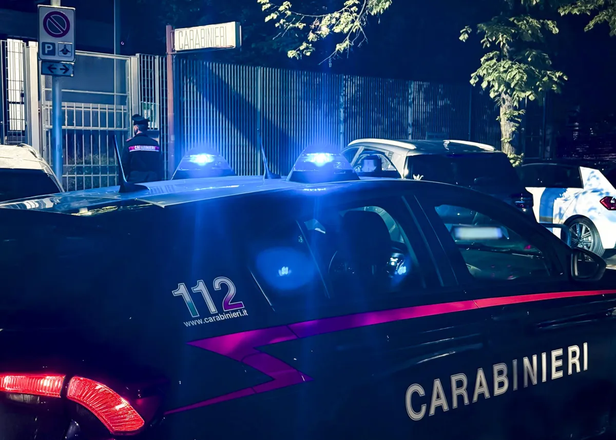 Shock a Milano, 14enne ferito in un’aggressione in strada: ricoverato in gravi condizioni