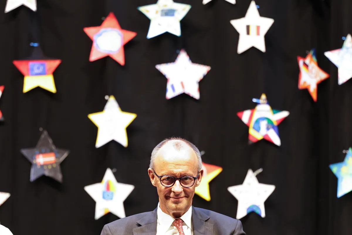 Ucraina nell’UE, Merz ipotizza che l'adesione potrebbe dipendere da concessioni territoriali