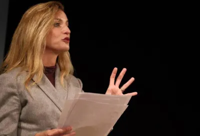 Venezi via dalla Fenice, Feltri: "L'hanno mandata via perché non allineata"