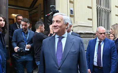 Forza Italia, partita doppia tra Lombardia e Campania: Tajani prova a blindare l’unità