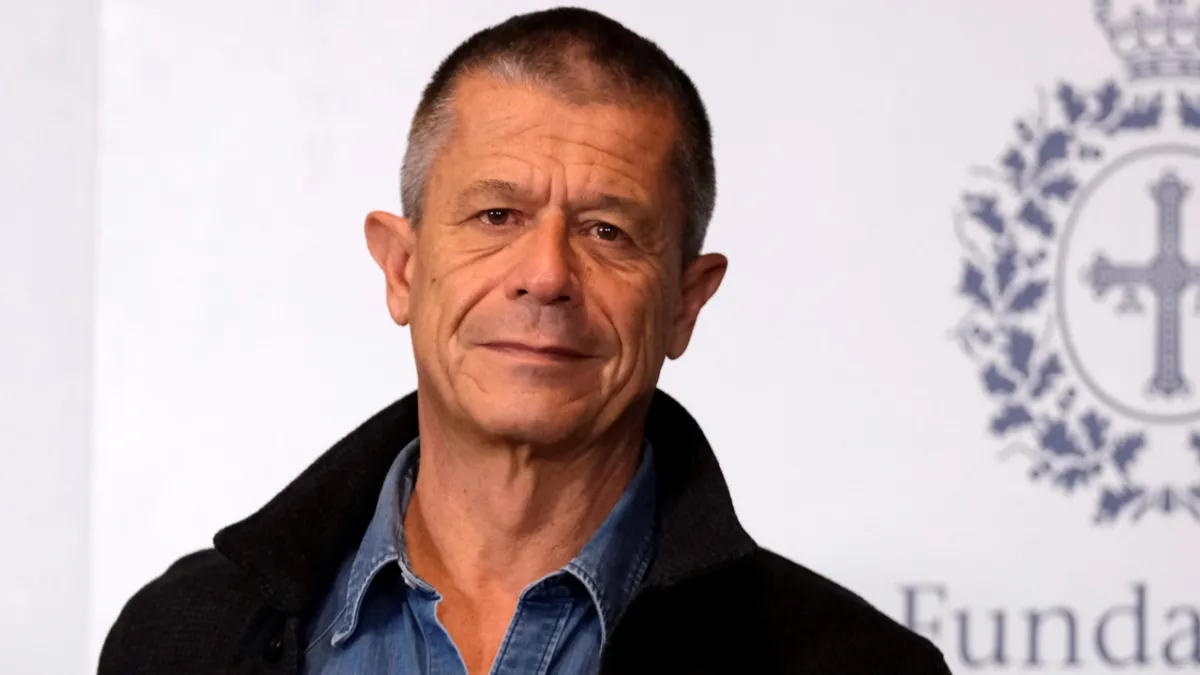 Emmanuel Carrère, le origini e la vita privata: ecco chi è lo scrittore