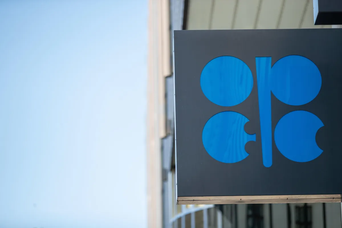 OPEC+ aumenta la produzione di petrolio: il primo incremento dopo l’uscita degli Emirati Arabi Uniti dall'organizzazione