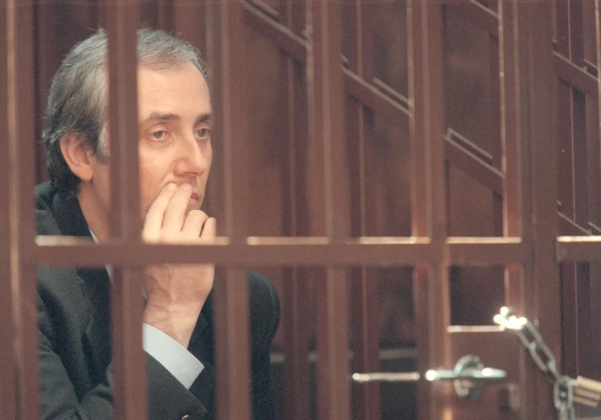 Roberto Savi e la banda della Uno Bianca: cosa ha rivelato l'ex poliziotto nell'intervista in carcere