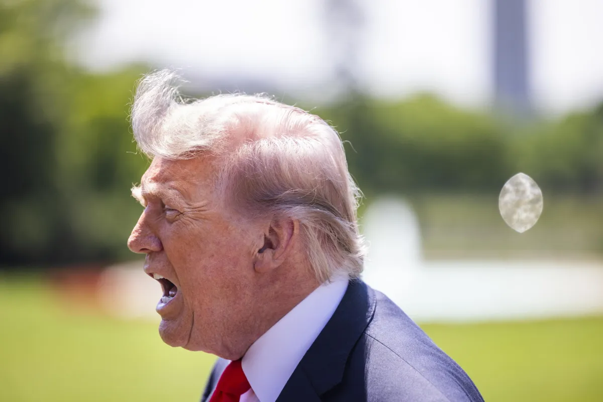 Trump attacca nuovamente il Papa: "‘Sta mettendo in pericolo i cattolici". Si riaccendono le tensioni