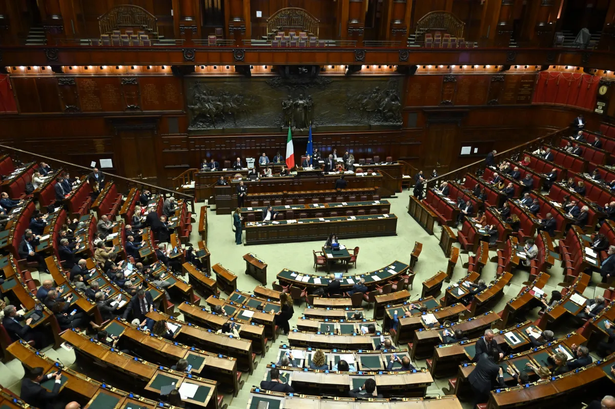 Qual è il partito che ha conquistato più parlamentari negli ultimi tre anni?  