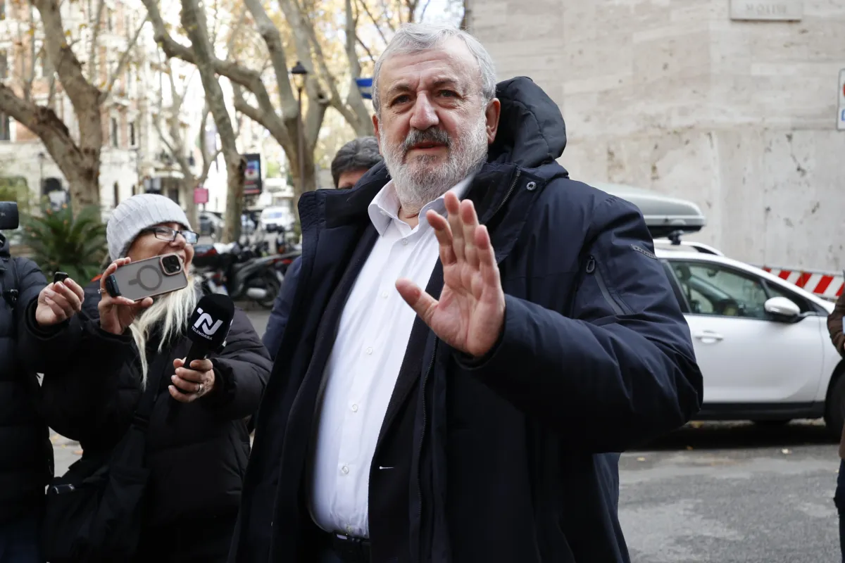 Perché l'ex Governatore della Puglia Michele Emiliano deve rinunciare a una consulenza da 132 mila euro (e si è arrabbiato)