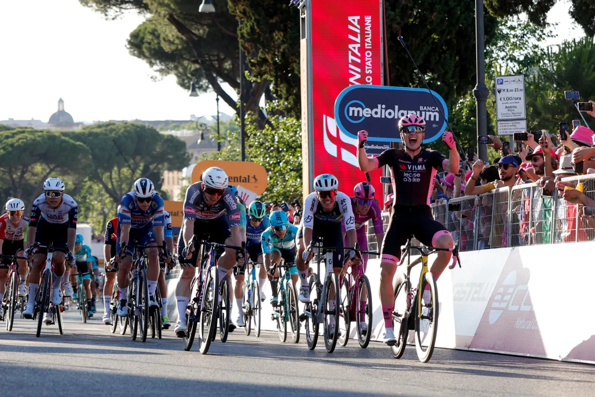 Perché il Giro d'Italia parte dall'estero? Il via in Bulgaria fa discutere gli appassionati