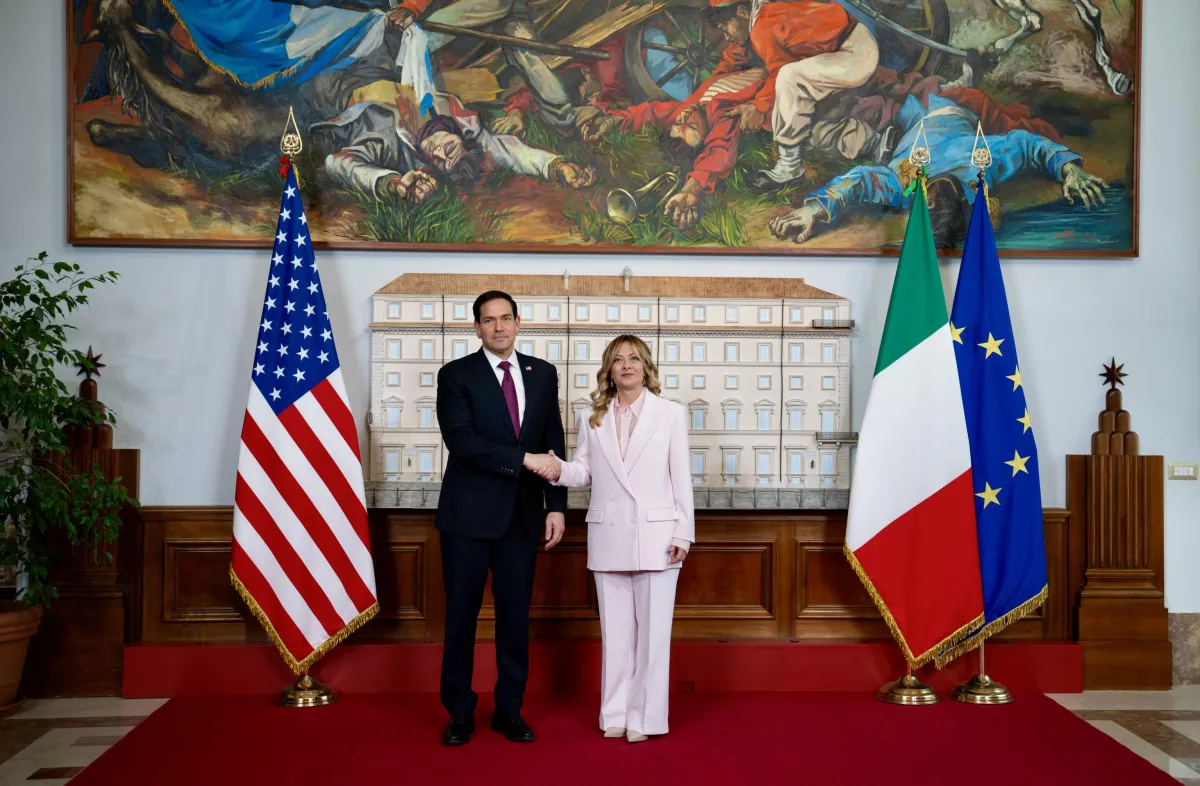Meloni-Rubio, vertice del disgelo dopo Trump: Iran, Hormuz e il messaggio agli Usa: “L’Italia difende i propri interessi”