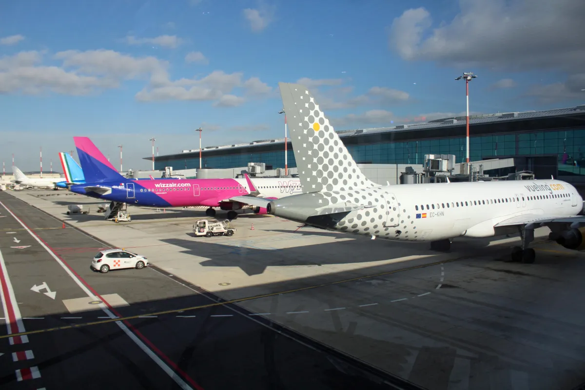 L’Ue dà il via libera al Jet A, il carburante che preoccupa l’Agenzia per la sicurezza aerea