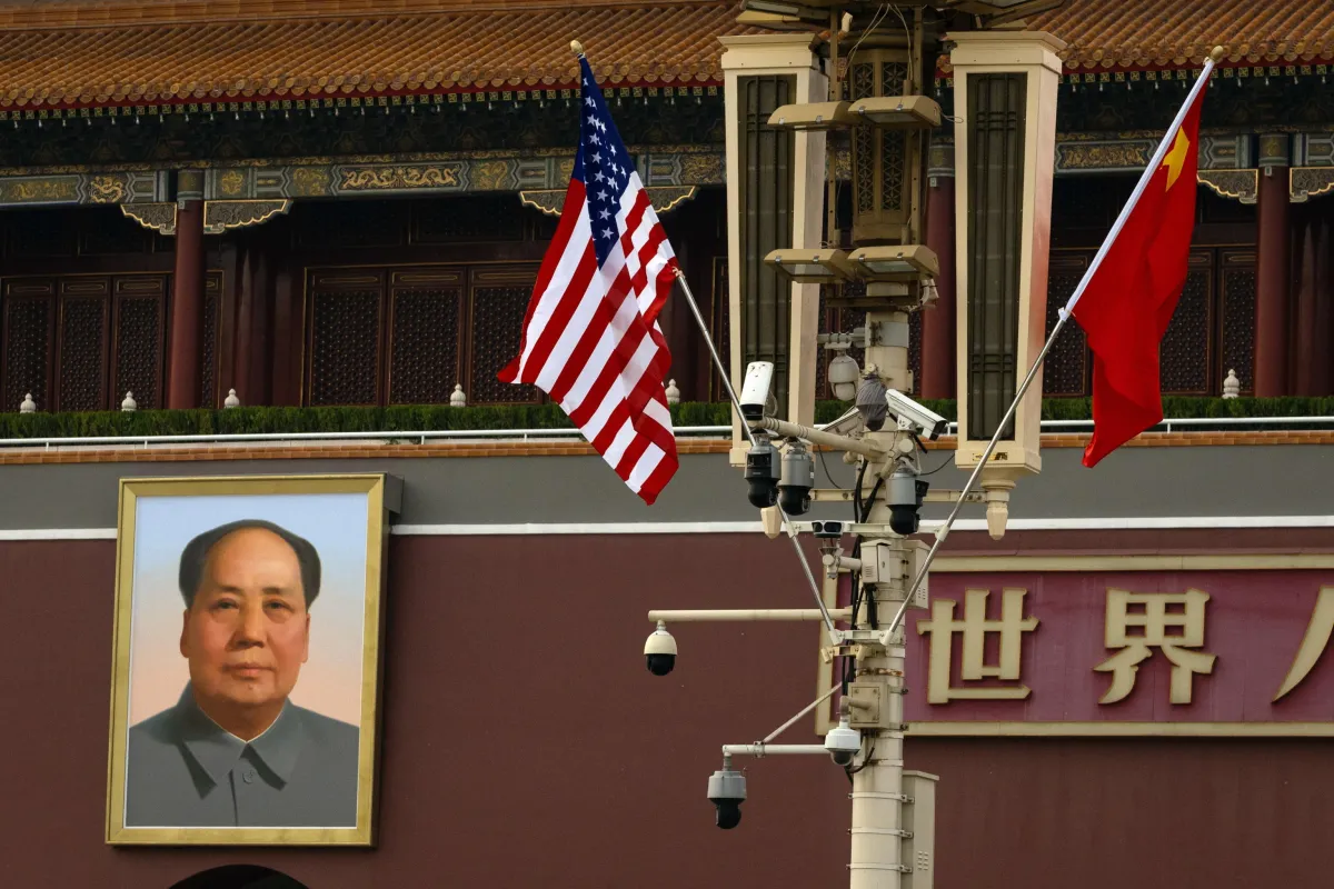 Trump in Cina, atteso faccia a faccia con Xi Jinping: sul tavolo commercio, Taiwan e guerra contro l’Iran