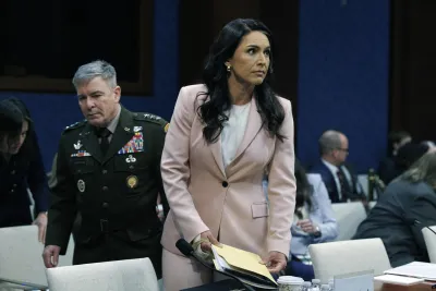 USA, il capo degli 007 Tulsi Gabbard lascia l'incarico: i motivi dell'addio