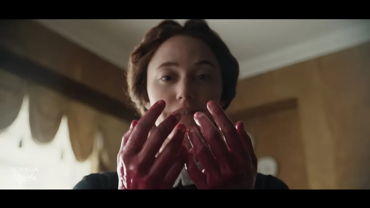 "Victorian Psycho": il teaser horror con Maika Monroe trasforma il gotico in un incubo