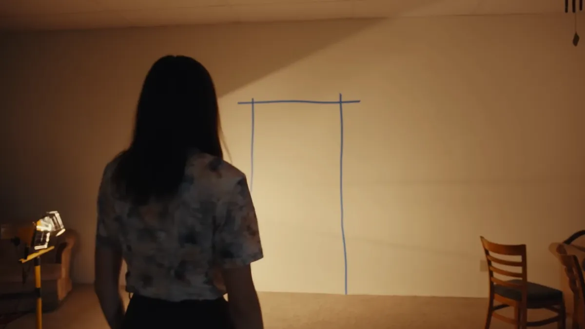 "Backrooms" scala il box office: ecco cosa si nasconde dietro l'horror che fa impazzire tutti