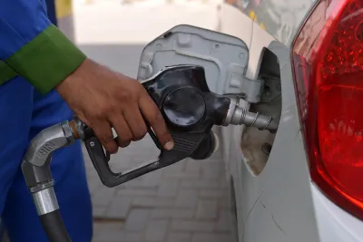 Benzina e gasolio: chi potrebbe avere il buono da 100 euro? Domani la risposta di Bruxelles