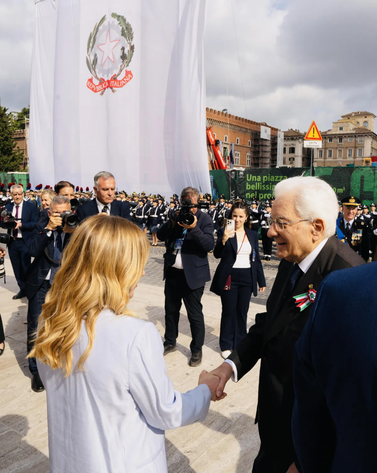 Al Quirinale la Storia si ferma a Prodi e Berlusconi: la verità sull'assenza di Giorgia Meloni