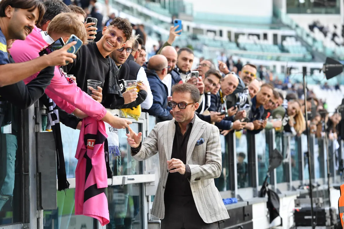 L'ovazione a Del Piero al Festival della Serie A ripropone la stessa domanda: perché è ancora fuori dalla Juventus?