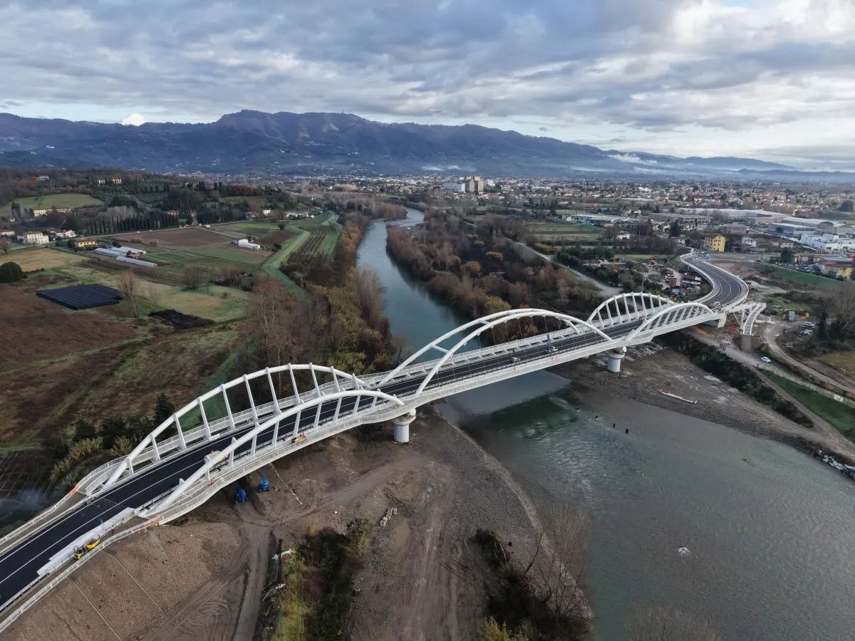 Polemiche a Lucca per la scelta del nome per il ponte sul Serchio