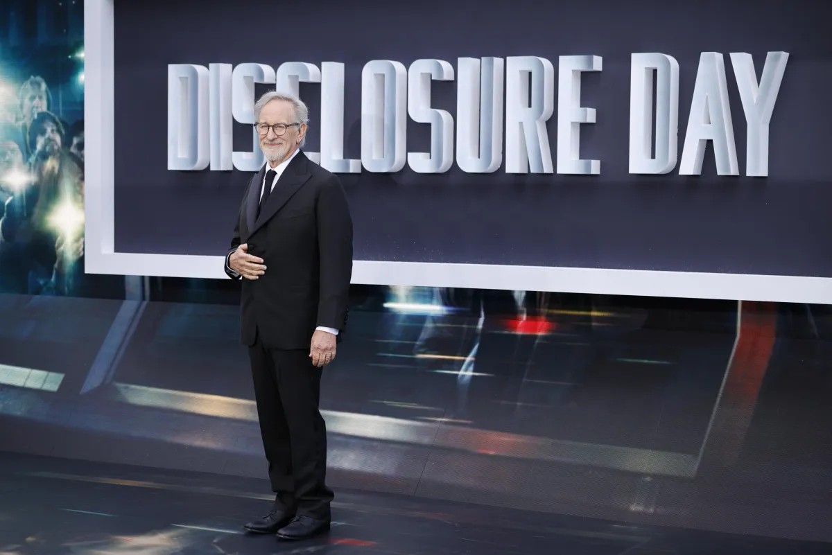 Disclosure Day, il cinema della meraviglia perduta: un distillato dell'immaginario spielberghiano 
