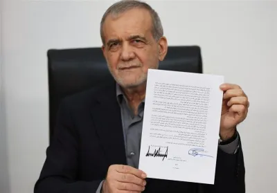 Trump ha firmato l'accordo con l'Iran (e ha detto di essere stato più bravo di Obama)