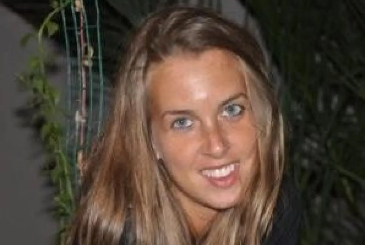 Sara Ceccantini morta a Mykonos, si indaga sulle cause dell'incidente: due fermati, cosa è emerso