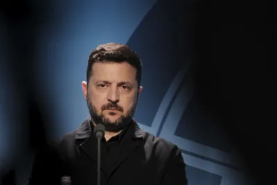 Attacco senza precedenti su Mosca: droni ucraini colpiscono una raffineria